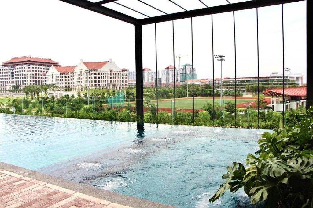 2bed For 4 // Klia Xiamen * Sepang